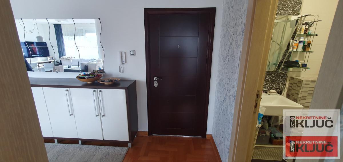 Kod SPENSA, 144m2, Šestosoban-Penthouse, UNIKATAN 11