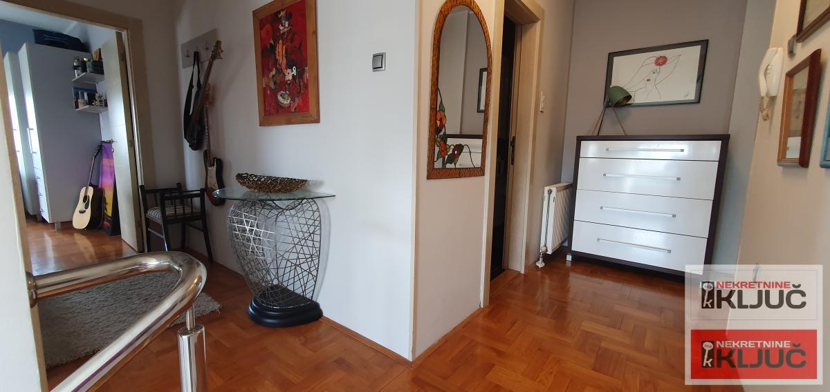 Kod SPENSA, 144m2, Šestosoban-Penthouse, UNIKATAN 14