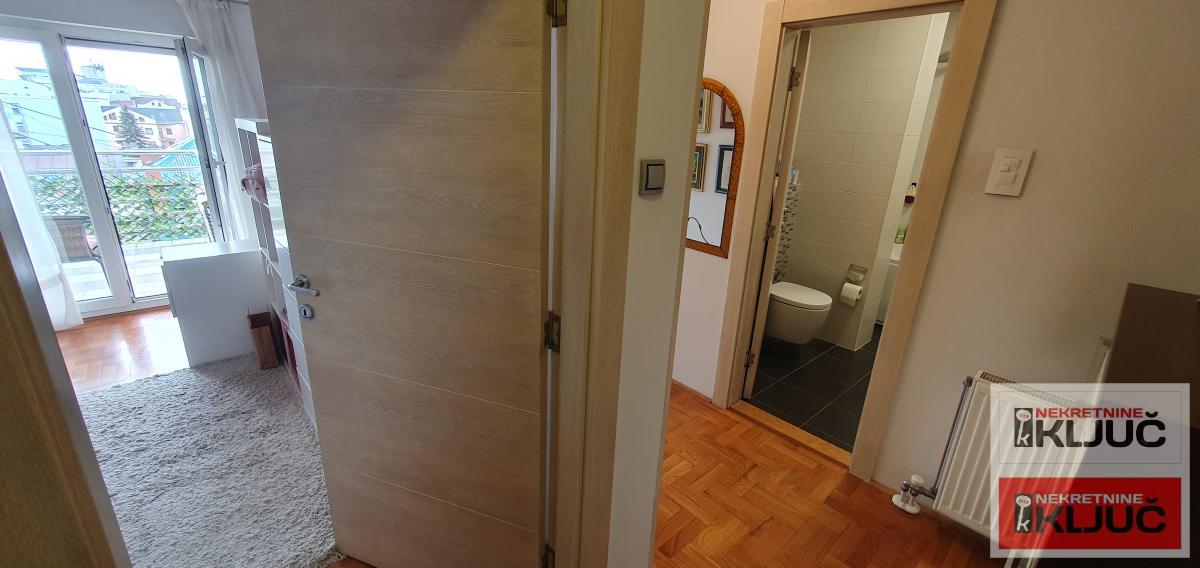 Kod SPENSA, 144m2, Šestosoban-Penthouse, UNIKATAN 18