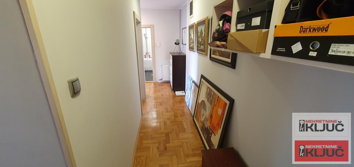 Kod SPENSA, 144m2, Šestosoban-Penthouse, UNIKATAN 19