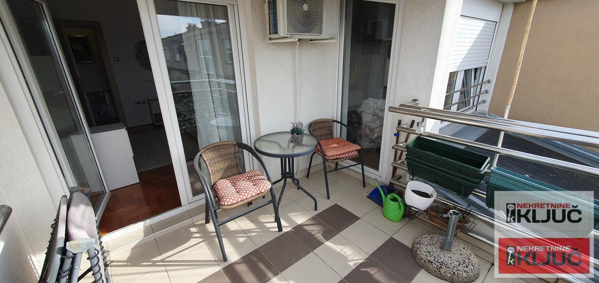 Kod SPENSA, 144m2, Šestosoban-Penthouse, UNIKATAN 25