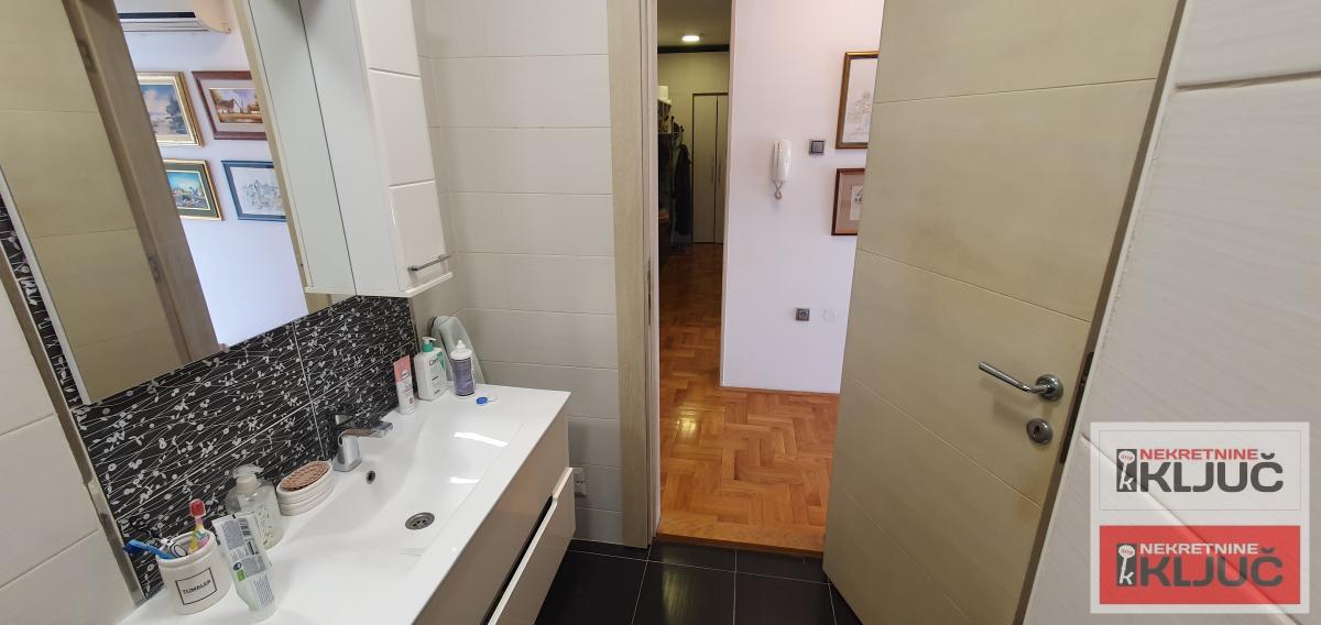 Kod SPENSA, 144m2, Šestosoban-Penthouse, UNIKATAN 28