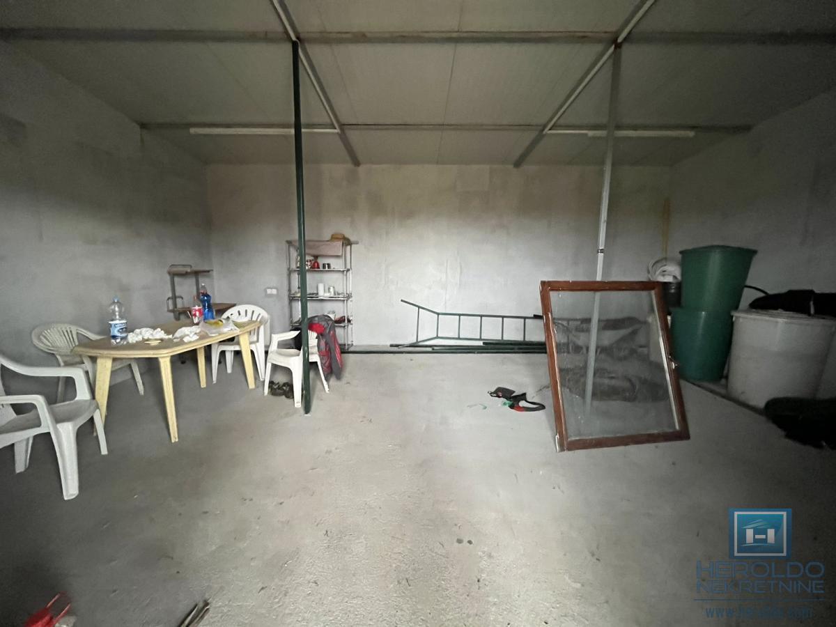 Kuća u Majuru na prostranom placu 6