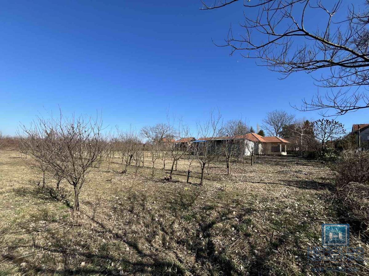 Kuća u Majuru na prostranom placu 9