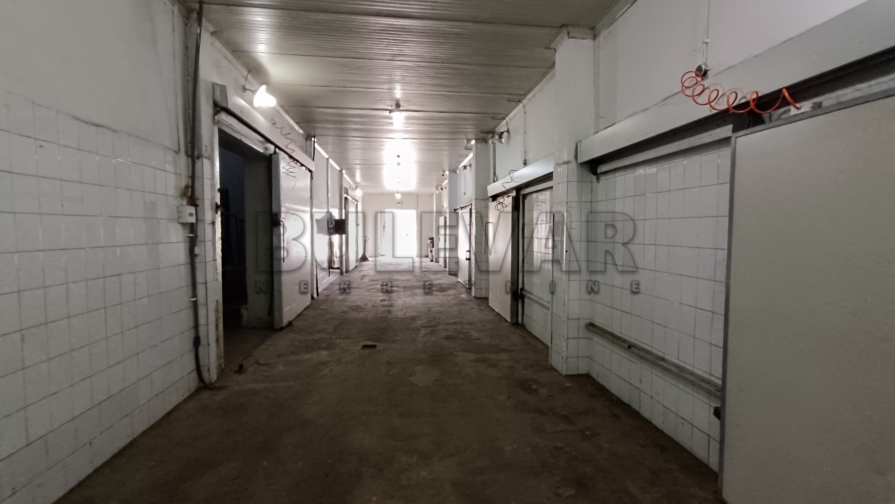 Lokal, 1000 m2, Rade Žunić, Prvomajska ID: p-013229 2