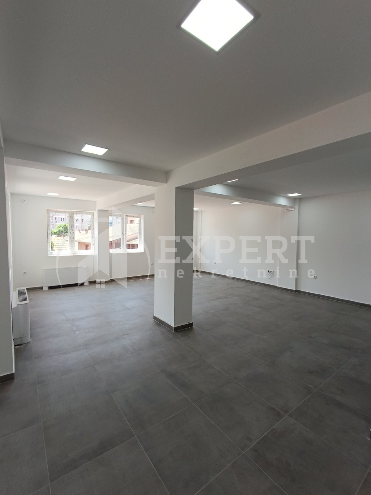 Lokal, 200 m2, Čair, Cara Dušana ID: i-010010 8