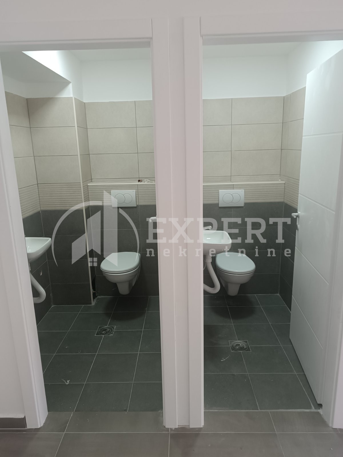 Lokal, 200 m2, Čair, Cara Dušana ID: i-010010 9