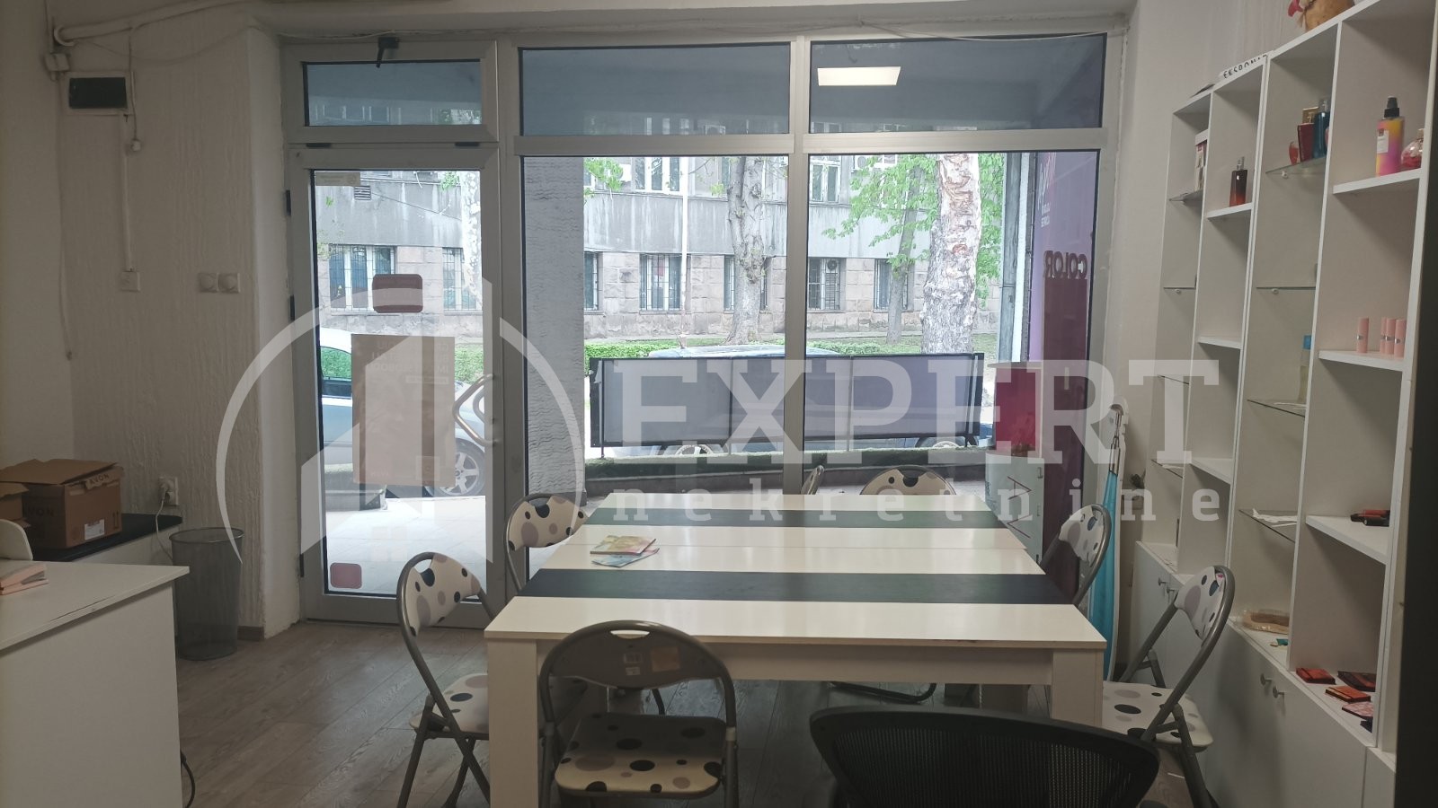 Lokal, 25 m2, Medijana, Trg Pavla Stojkovića ID: i-013855 1