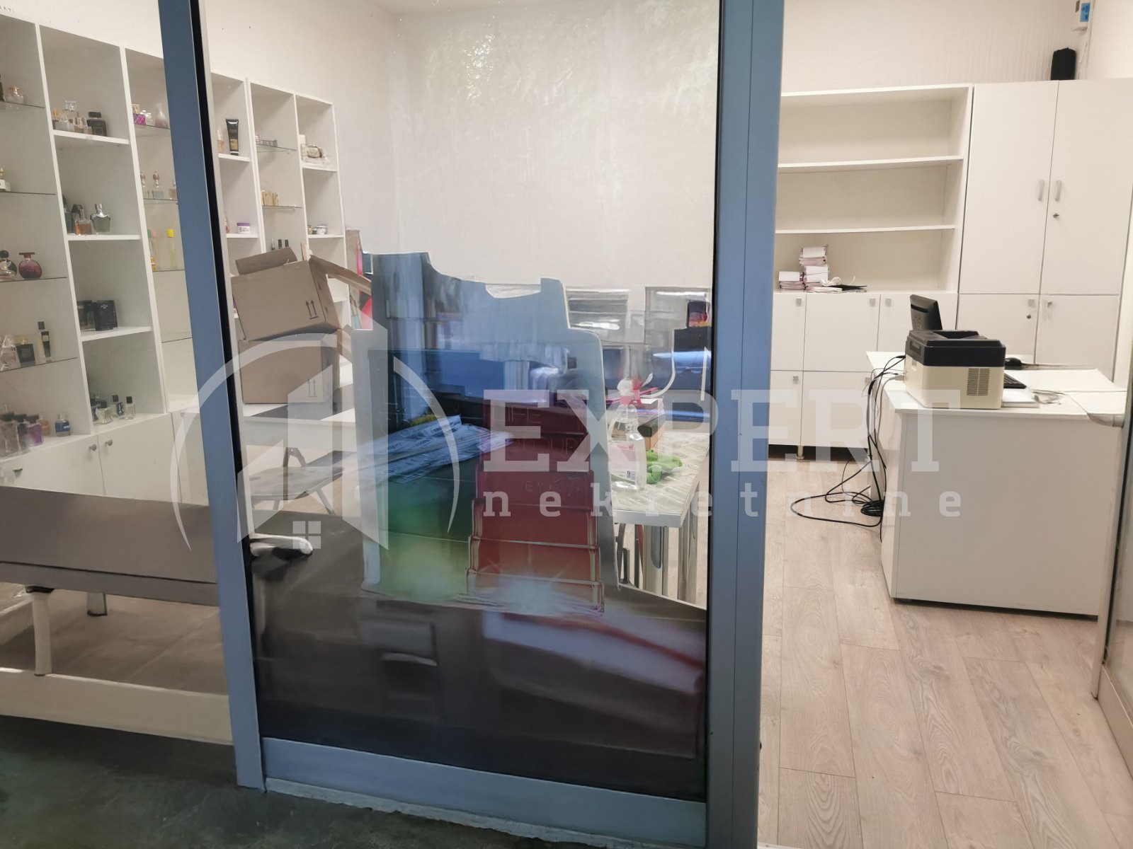 Lokal, 25 m2, Medijana, Trg Pavla Stojkovića ID: i-013855 2