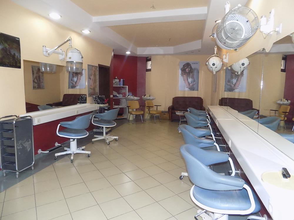 Lokal na odličnoj lokaciji 4