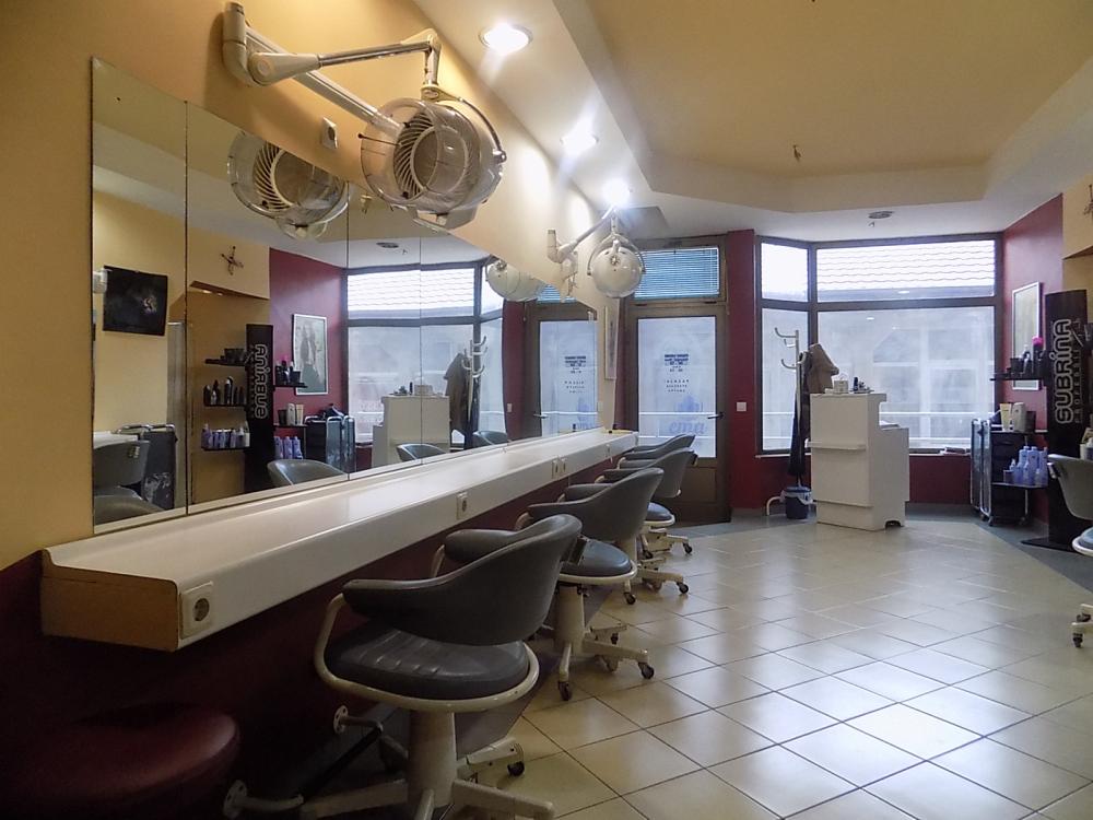 Lokal na odličnoj lokaciji 5