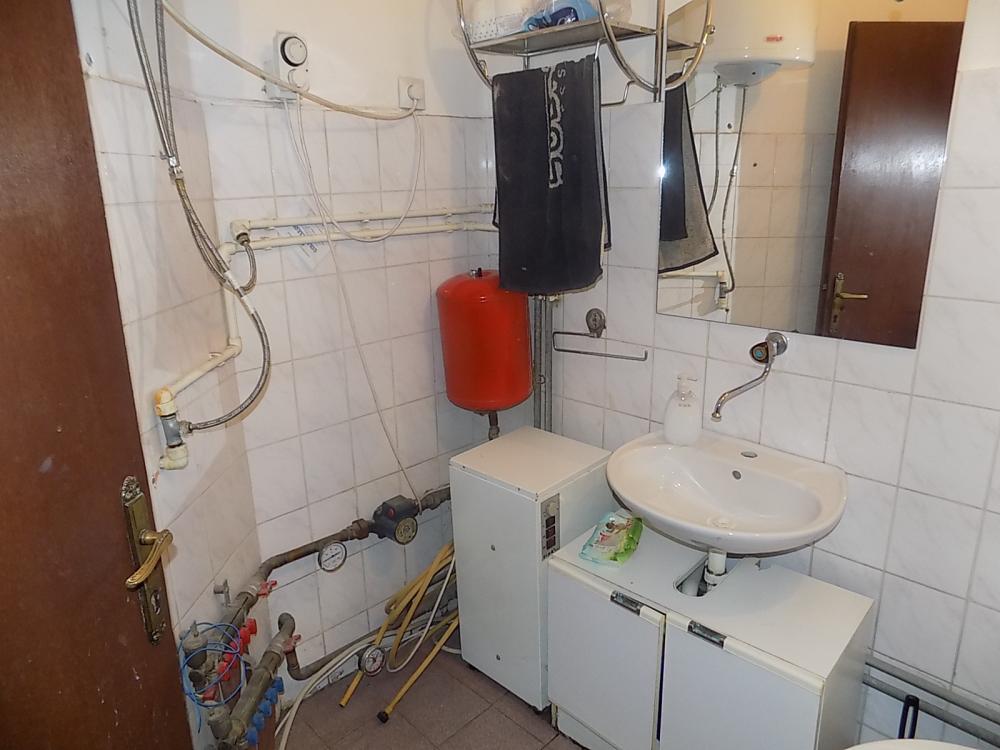 Lokal na odličnoj lokaciji 6