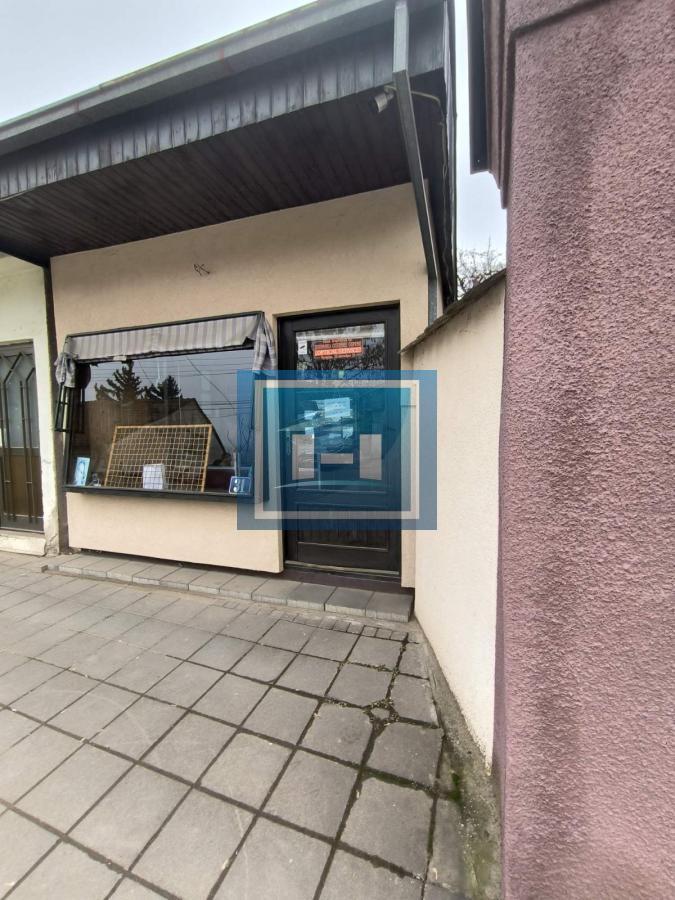 Na prodaju kuća sa lokalom u strogom centru grada 12