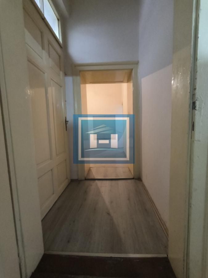 Na prodaju kuća sa lokalom u strogom centru grada 8