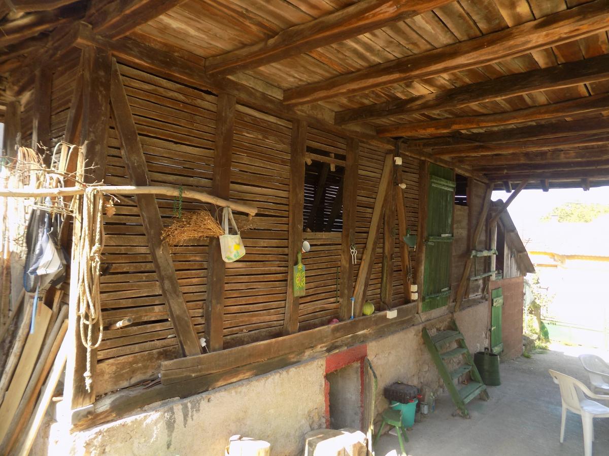 Na prodaju seosko domaćinstvo 17