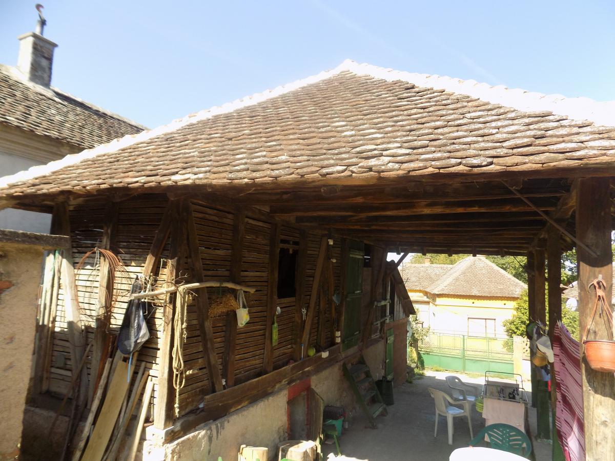 Na prodaju seosko domaćinstvo 18