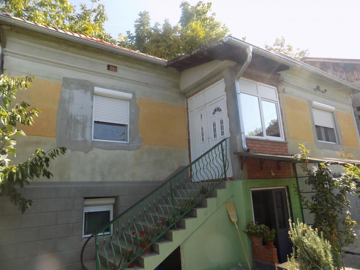 Na prodaju seosko domaćinstvo 3