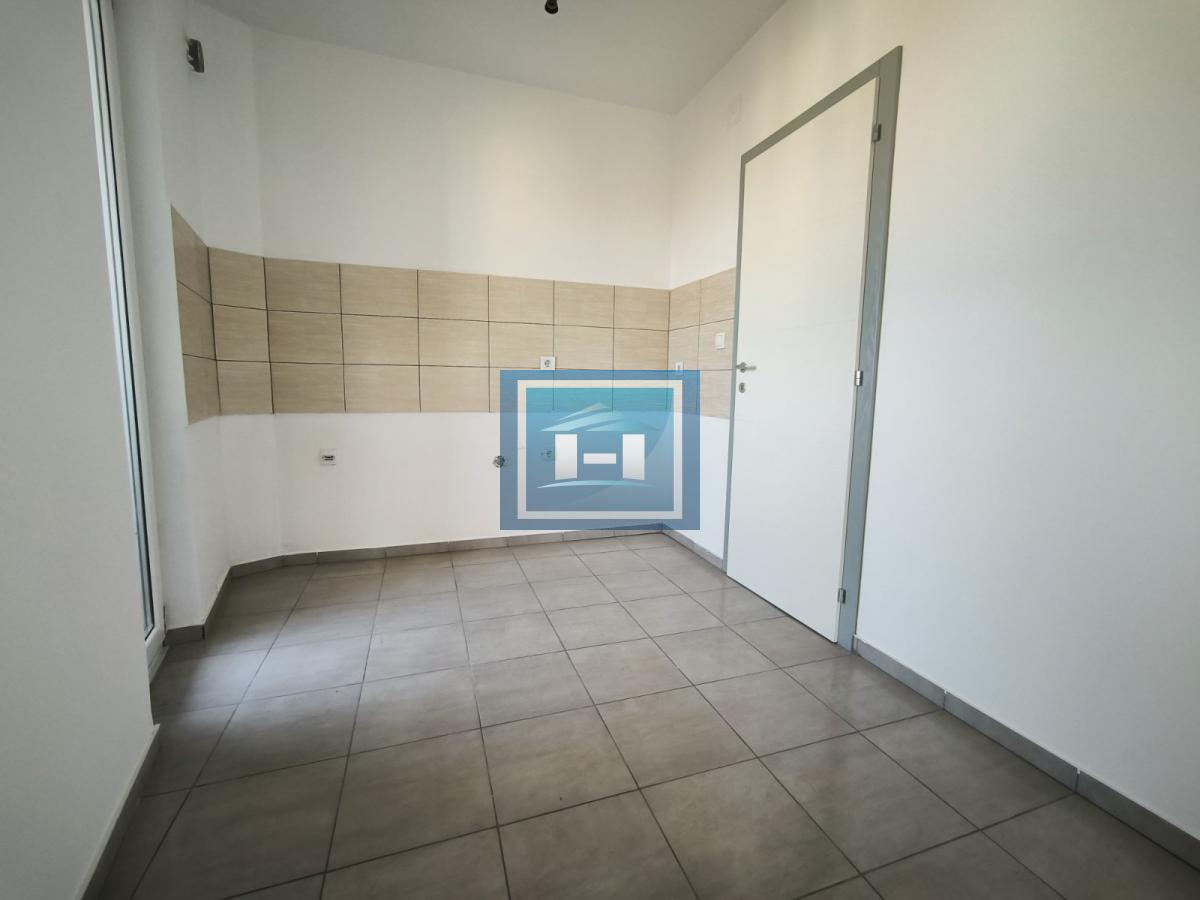 Na prodaju stan u novogradnji - Ćuprija 2