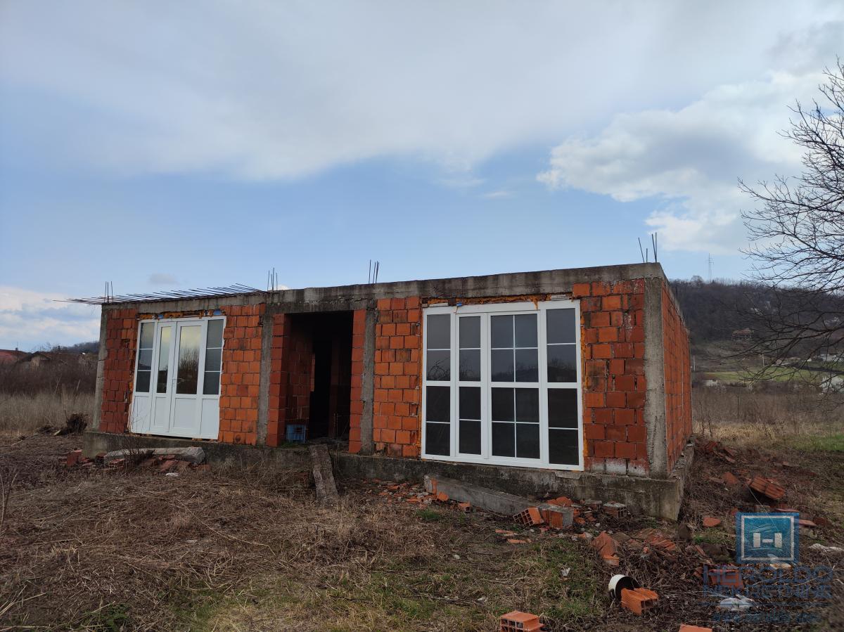 Nezavršena prizemna kuća 1