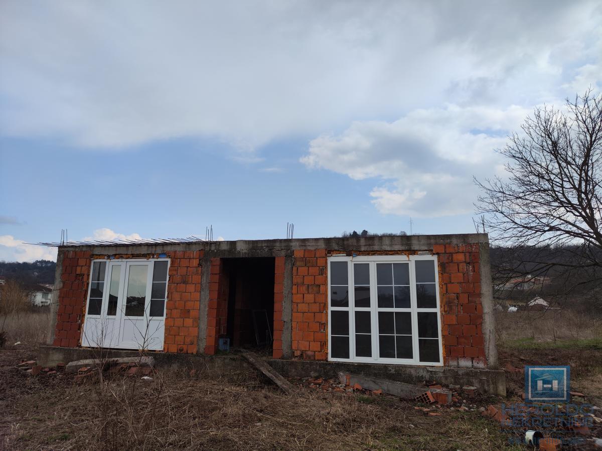 Nezavršena prizemna kuća 2