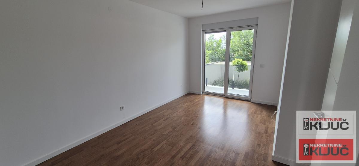 NOVO NASELJE, 130 m2, LUX, Četvorosoban sa pdv, Garaža, Ostava, Fitnes 24