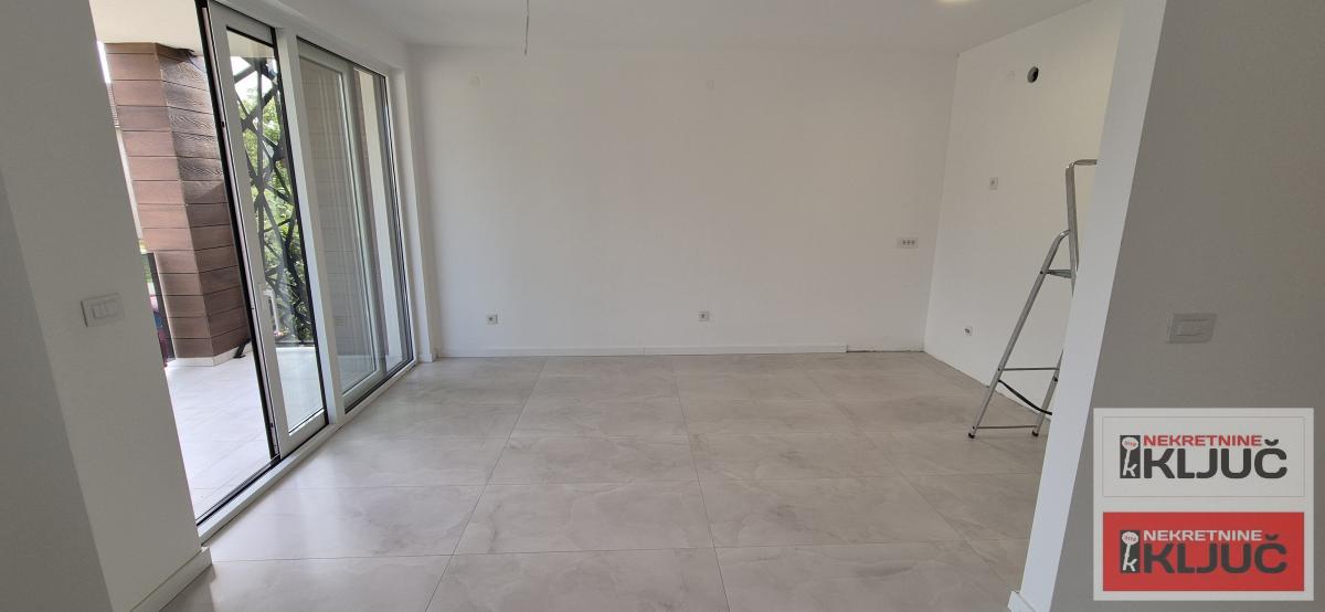 NOVO NASELJE, 130 m2, LUX, Četvorosoban sa pdv, Garaža, Ostava, Fitnes 26