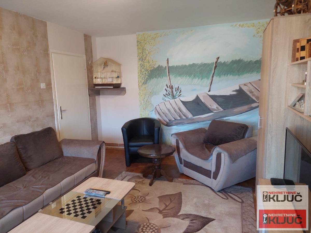 PETROVARADIN, 53m2 +8 m2 Terasa, Dvosoban, Preradovićeva 3