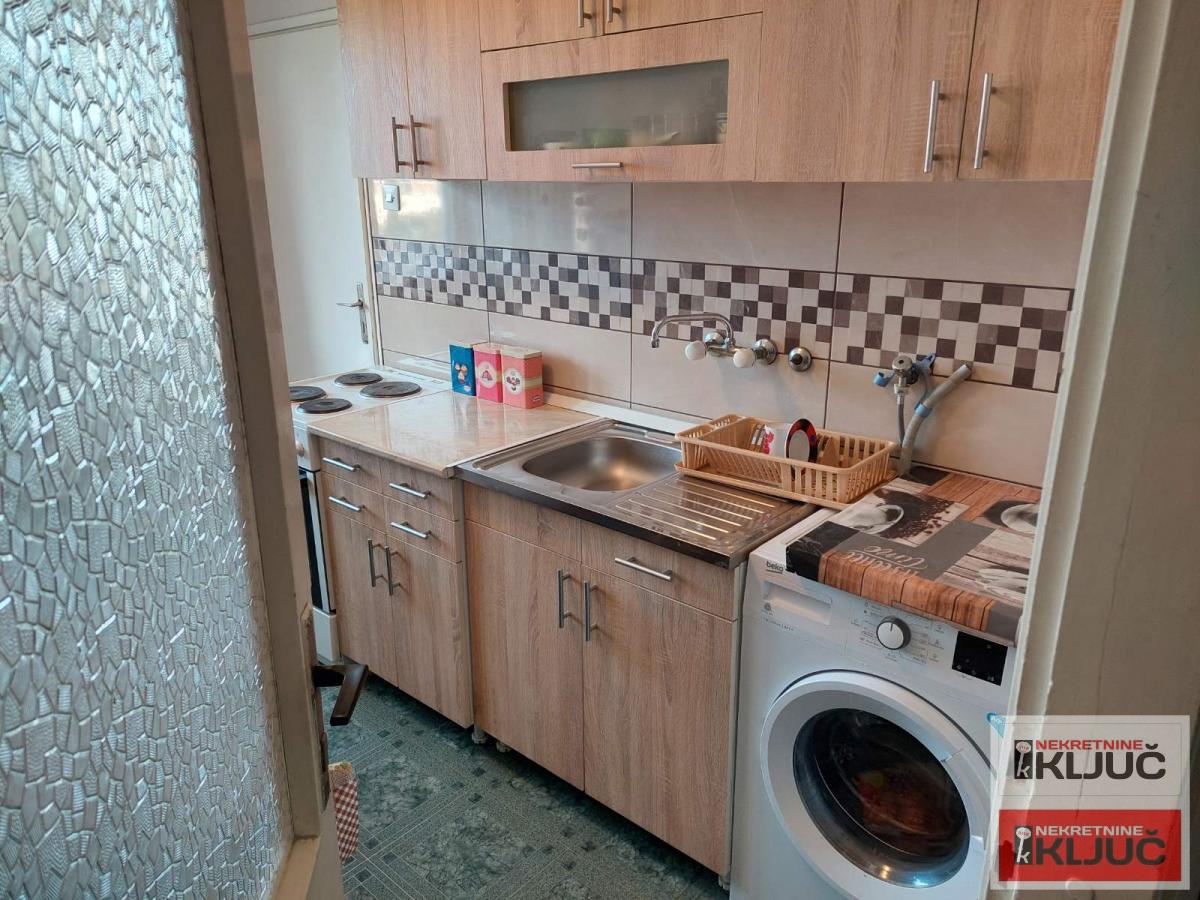 PETROVARADIN, 53m2 +8 m2 Terasa, Dvosoban, Preradovićeva 5