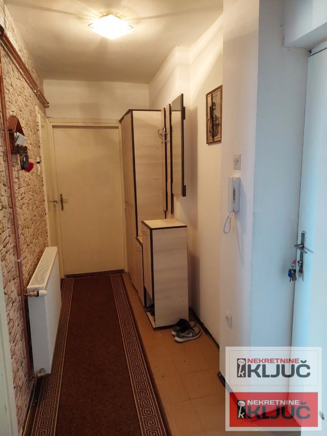 PETROVARADIN, 53m2 +8 m2 Terasa, Dvosoban, Preradovićeva 8