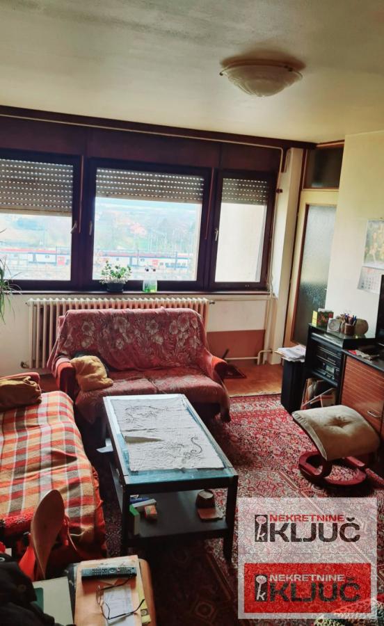 PETROVARADIN, 73m2 + terasa, Troiposoban, BLOK VIII 1