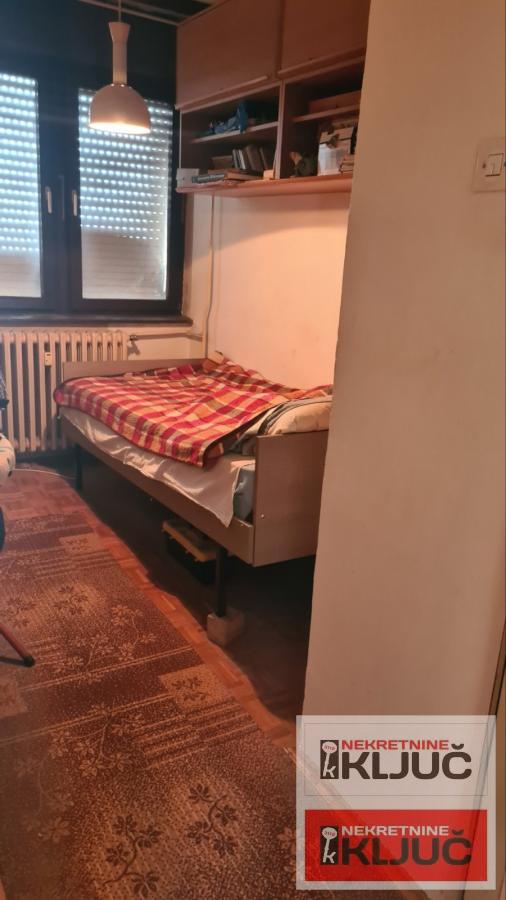 PETROVARADIN, 73m2 + terasa, Troiposoban, BLOK VIII 2