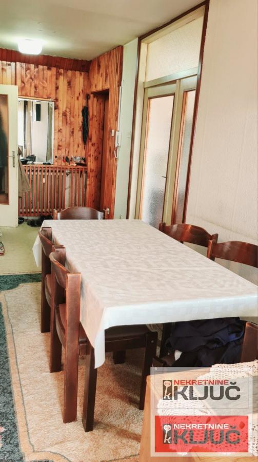 PETROVARADIN, 73m2 + terasa, Troiposoban, BLOK VIII 3