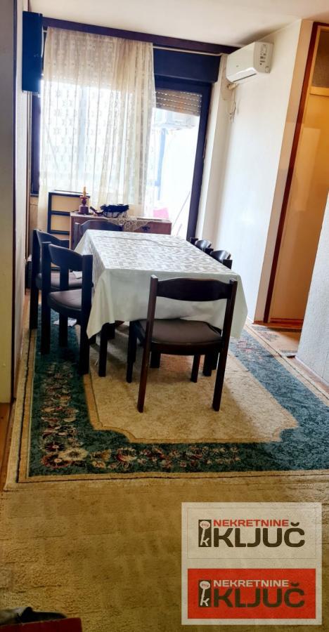 PETROVARADIN, 73m2 + terasa, Troiposoban, BLOK VIII 6