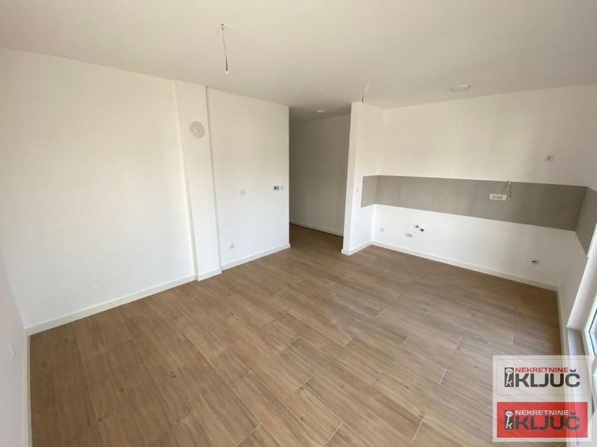 PETROVARADIN-ALIBEGOVAC, 55m2, Тrosoban sa PDV 5