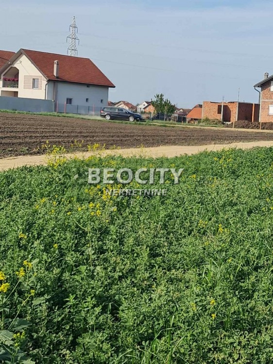 Plac, Batajnica, Zemunska ID: 113473 9