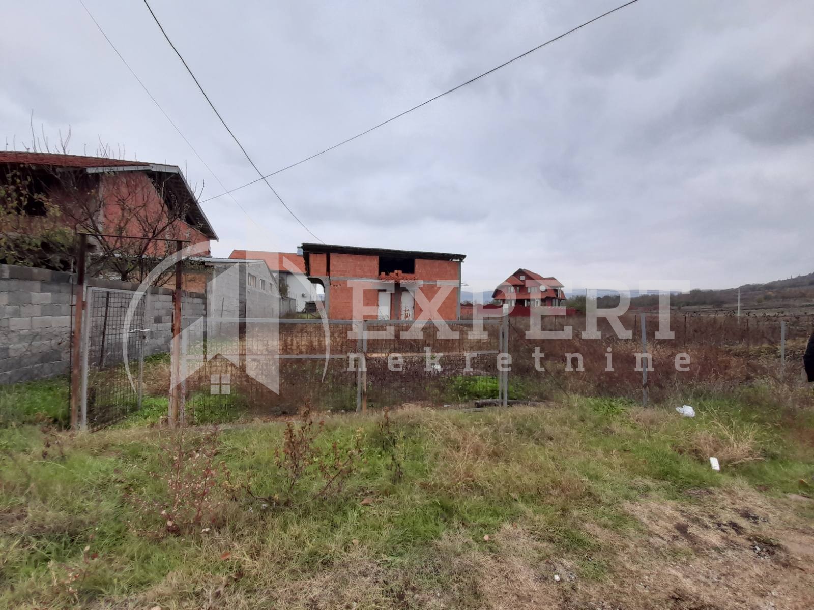 Plac, Crveni krst, Ratarska ID: i-012300 2