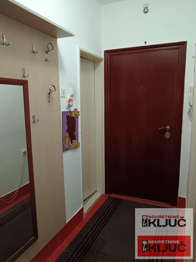 PODBARA, 48m2, Dvosoban kod ALMAŠKE CRKVE 6