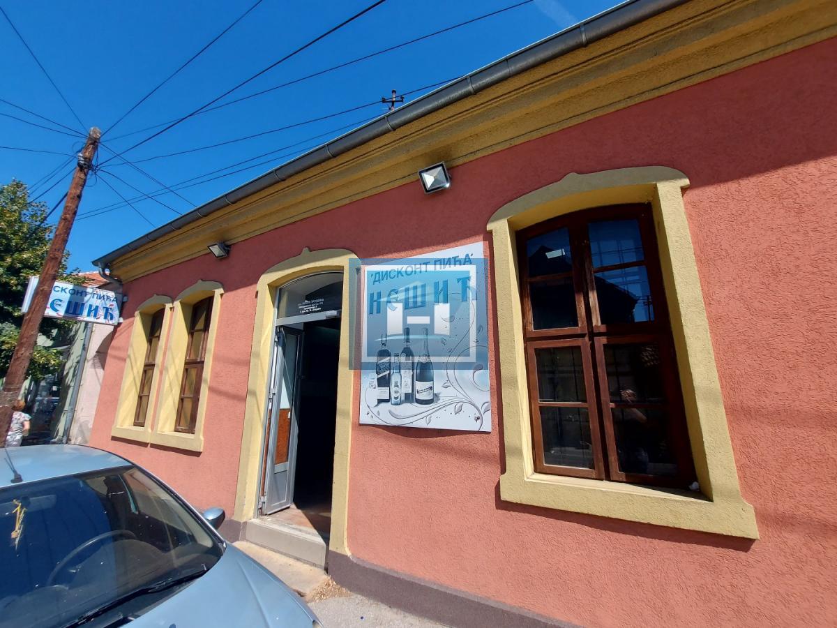 Razrađen poslovni prostor od 109m2 u širem centru 10