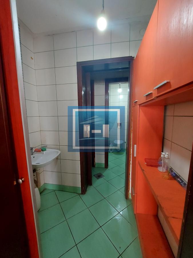 Razrađen poslovni prostor od 109m2 u širem centru 6