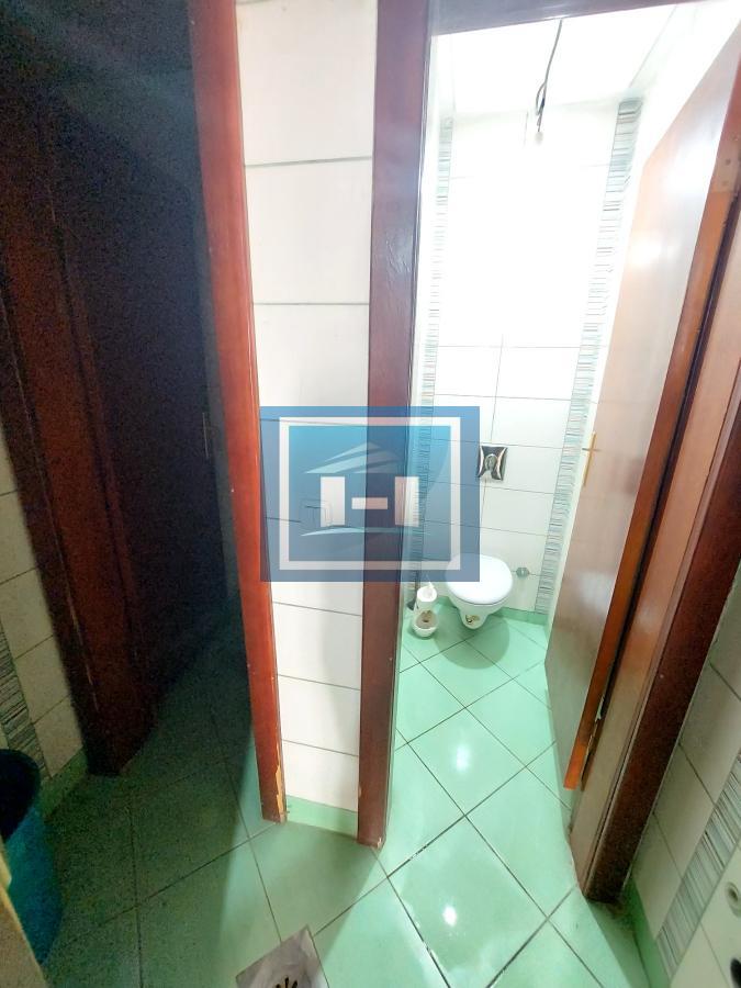 Razrađen poslovni prostor od 109m2 u širem centru 8