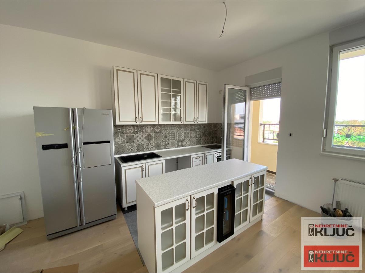 SALAJKA, 74 m2+ 2 terase 19 m2, DUPLEX, NOV,USELJIV 2