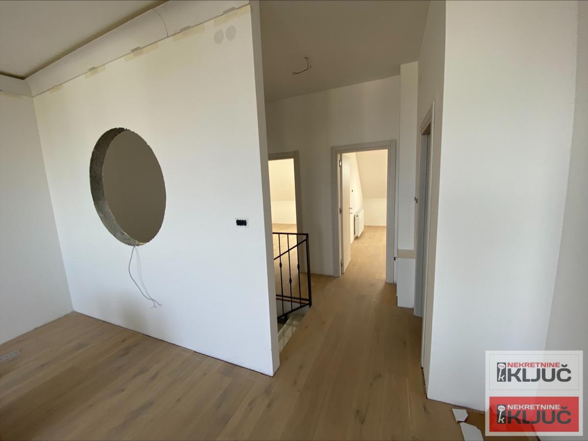 SALAJKA, 74 m2+ 2 terase 19 m2, DUPLEX, NOV,USELJIV 9