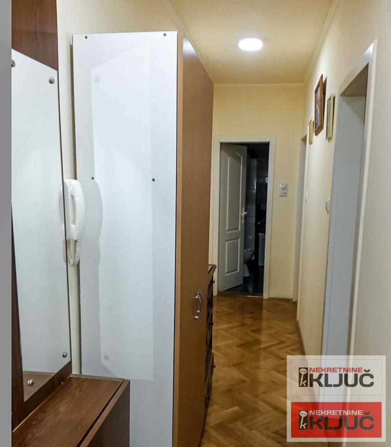 SATELITSKA PIJACA, 50 m2, Dvosoban može Kredit 4