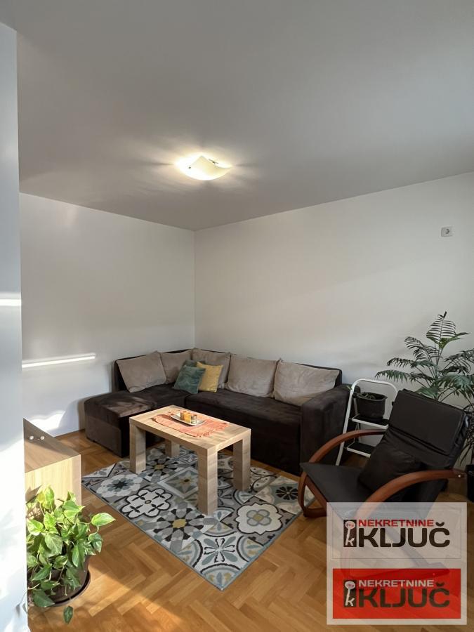 SOMBORSKI BULEVAR, 77m2, Četvorosoban-Duplex 30