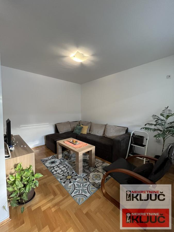 SOMBORSKI BULEVAR, 77m2, Četvorosoban-Duplex 35