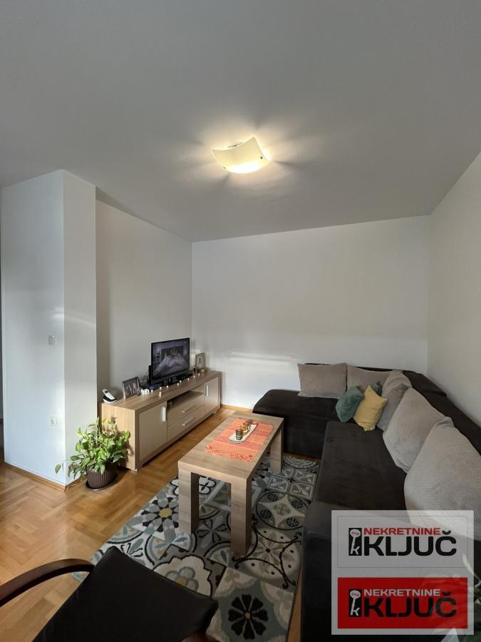 SOMBORSKI BULEVAR, 77m2, Četvorosoban-Duplex 36