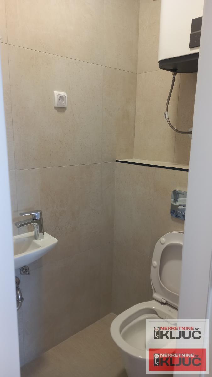 SREMSKA KAMENICA, 70m2, Četvorosoban, Nov 5