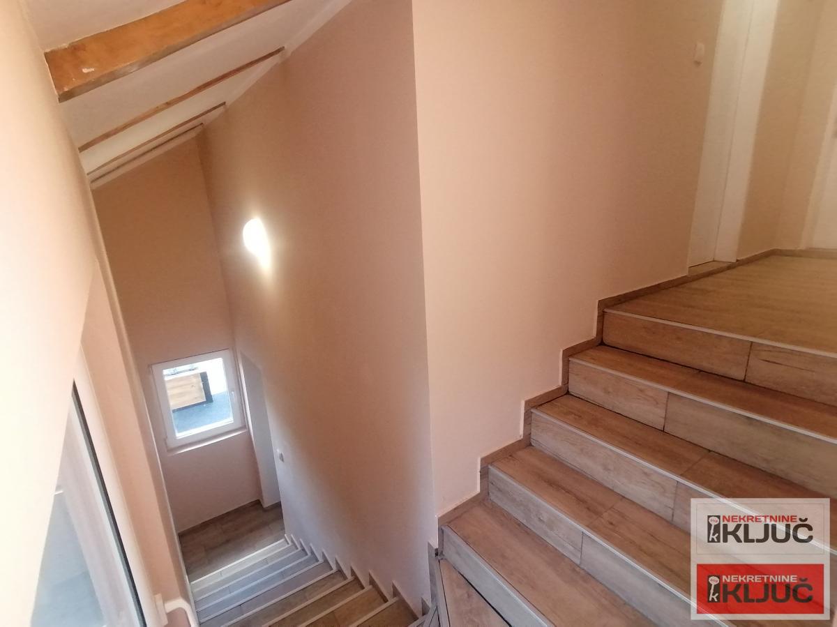 SREMSKA KAMENICA-PARAGOVO, Kuća 92m2 na placu 507m2 9