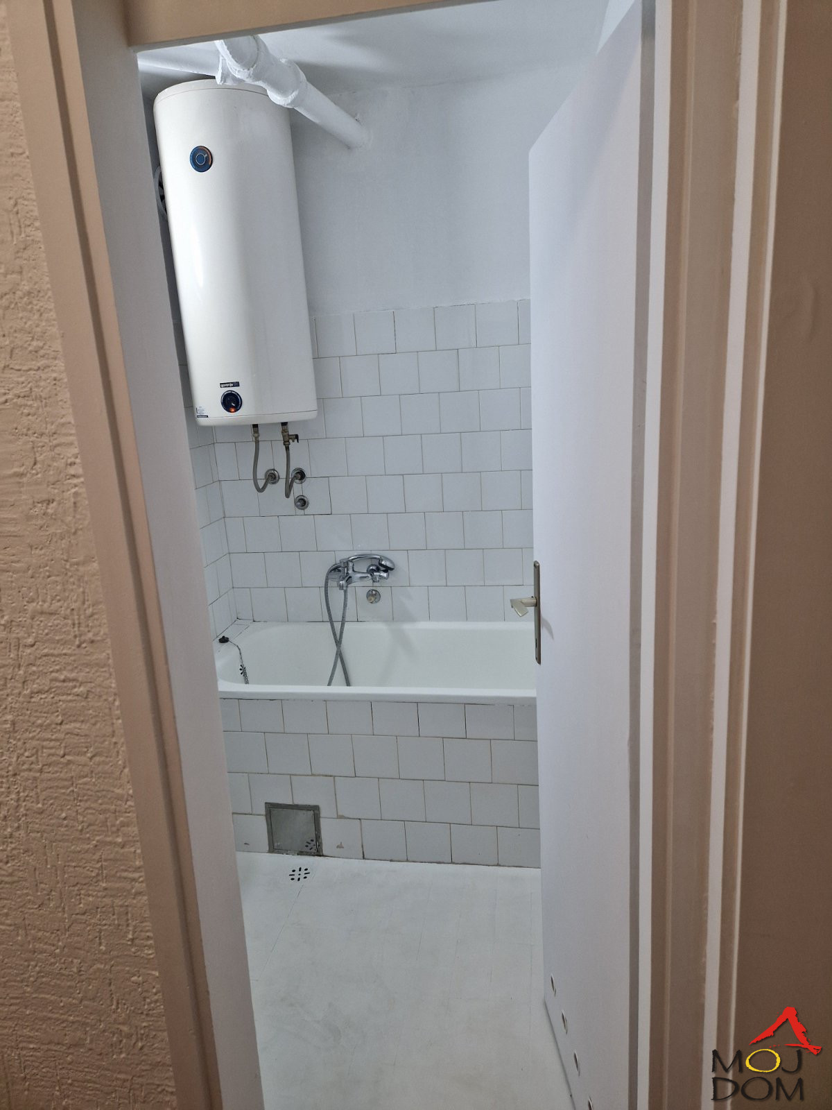 Stan,NOVI SAD,BULEVAR,kv: 33, € 99000, ID: 1030780 8