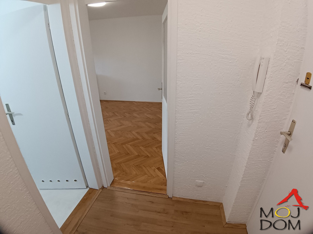 Stan,NOVI SAD,BULEVAR,kv: 33, € 99000, ID: 1030780 17